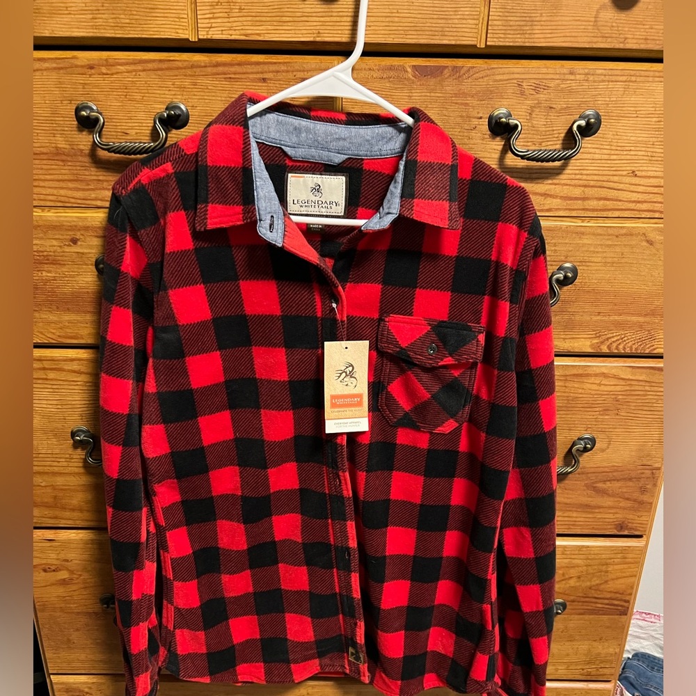 Women’s Legendary Whitetails Red and Black Plaid Shirt medium